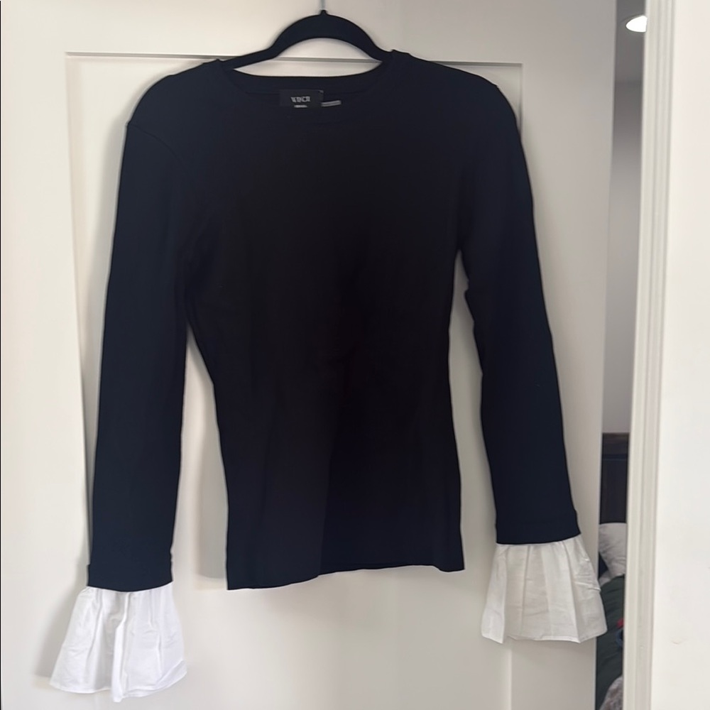 Vici black long sleeve with white puffy sleeves